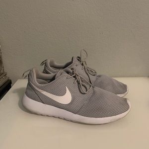 Grey nike roshes